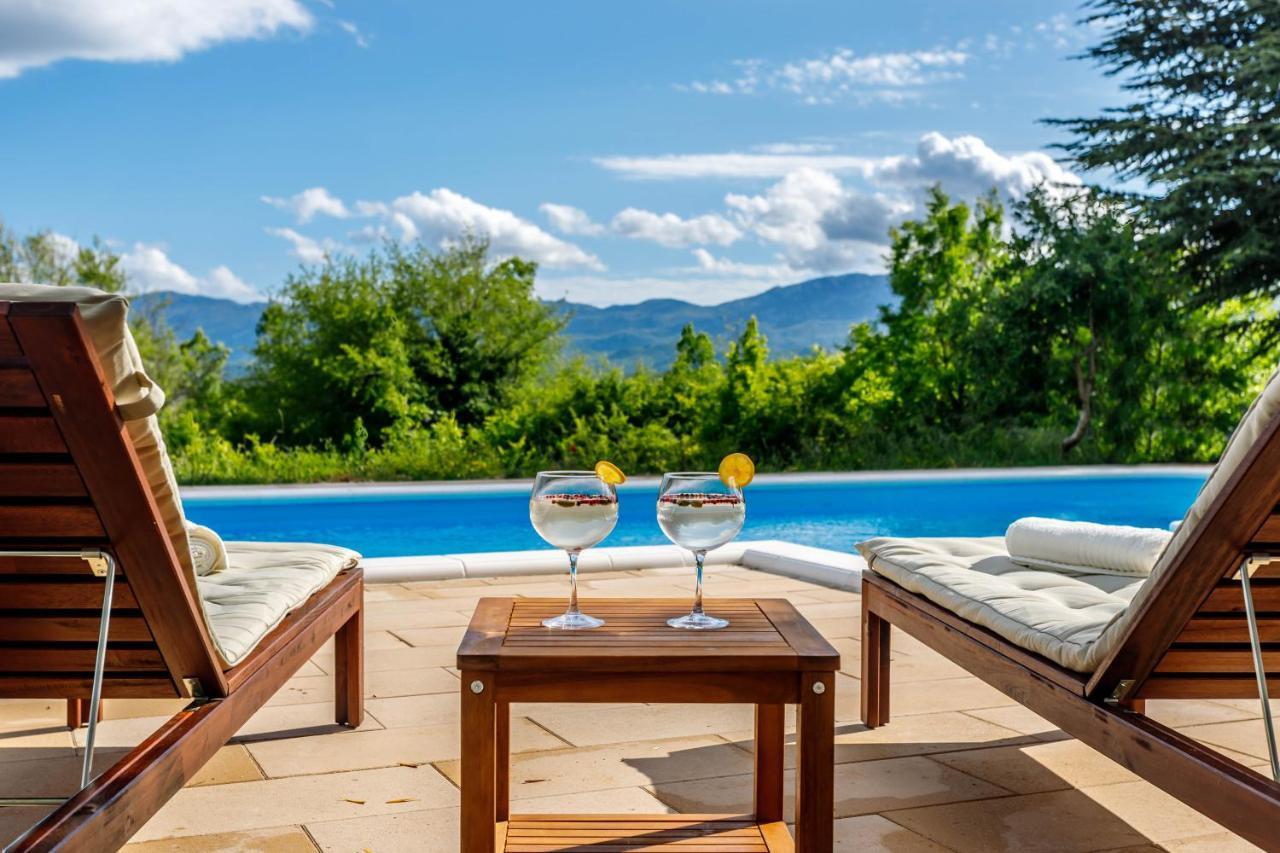Casa Di Oliva-house With Heated Pool & Jacuzzi In Trilj, Croatia *